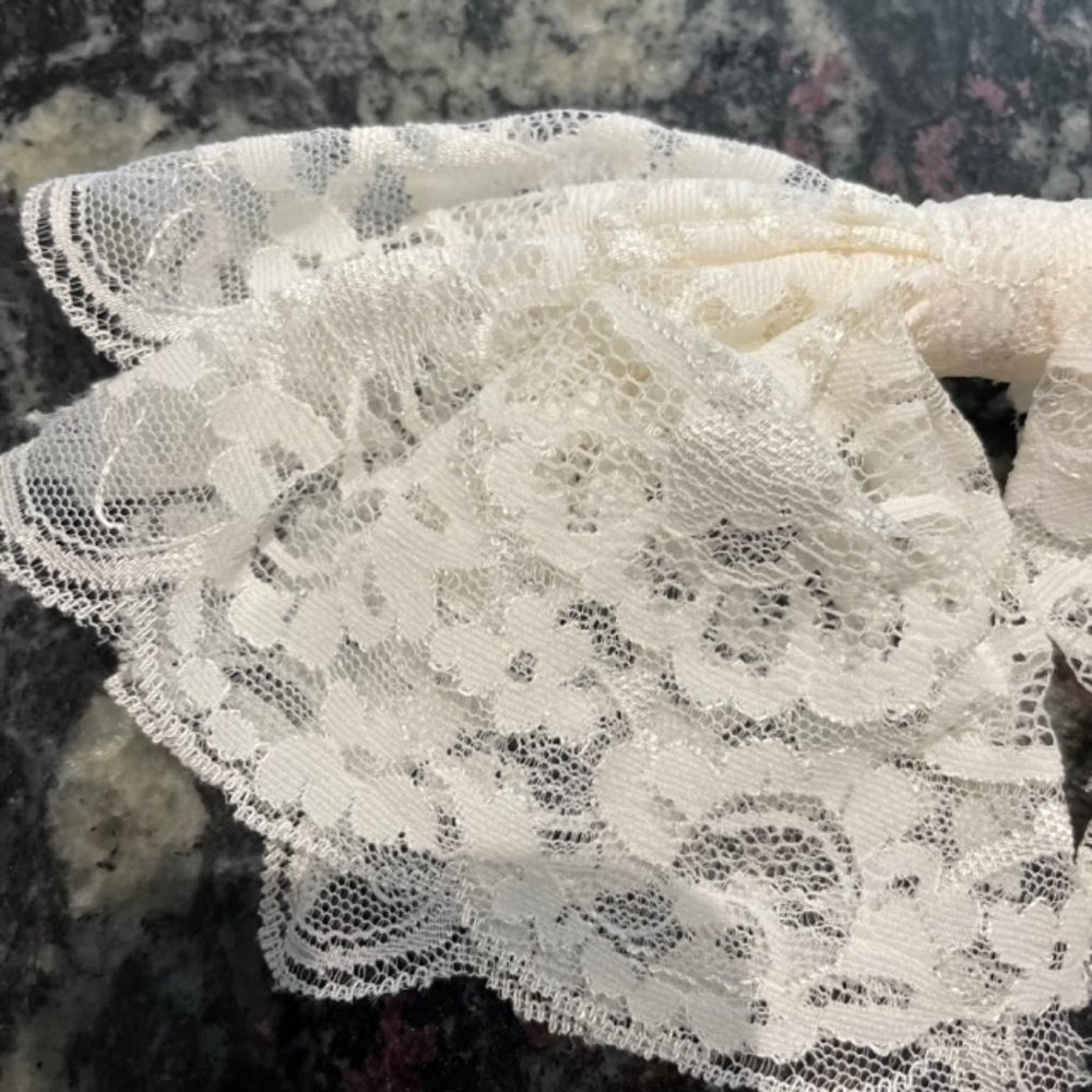 Vintage White Lace Bow Hair Barrette from 1980's - Picture 3 of 6